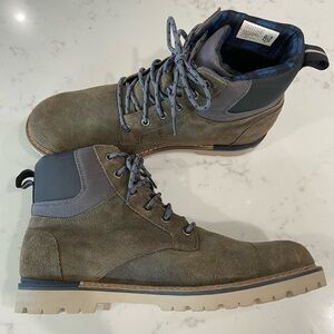 Men’s Tom’s Ashland suede boot, size 11